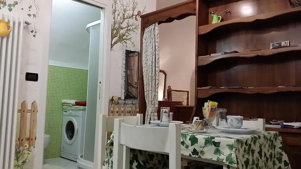 Le Case Del Libro Verde Acino D'Uva Dolceacqua 0*,  Italië
